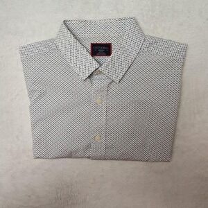 UNTUCKit Shirt Mens M White Fish Graphic Short Sleeve Button Up Slim Passerina